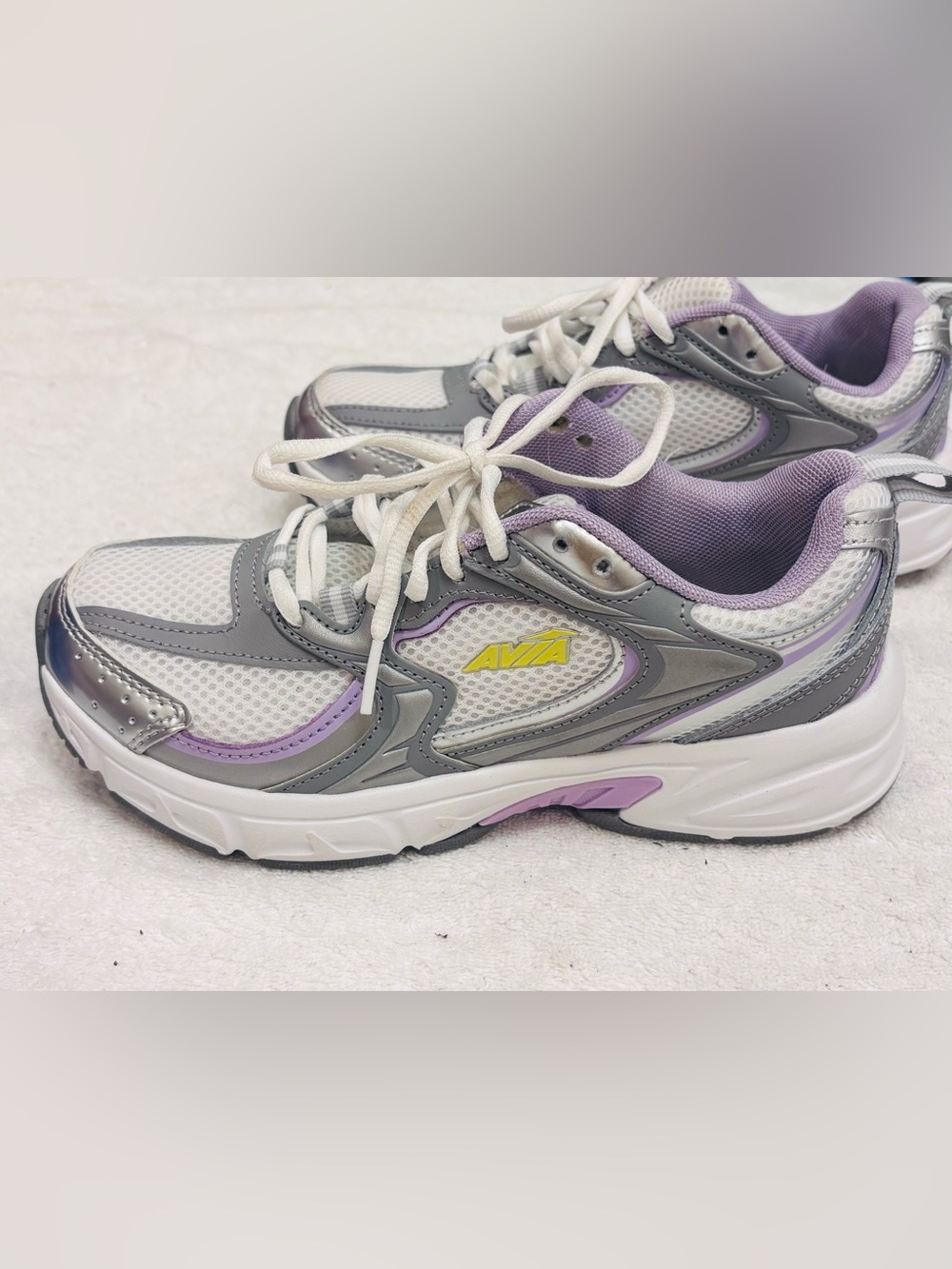 Brand New AVIA Sneakers - Women’s Size 6.5 / 37.5 EU - Box 18